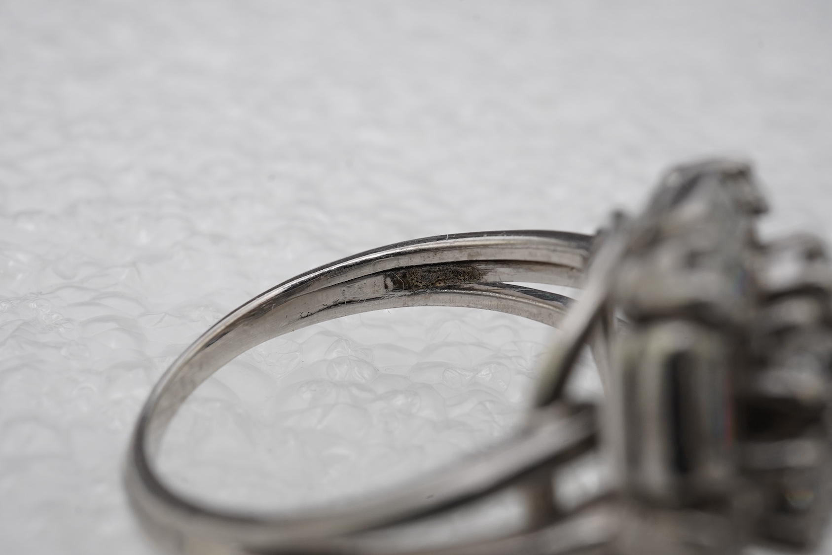 A diamond cluster ring